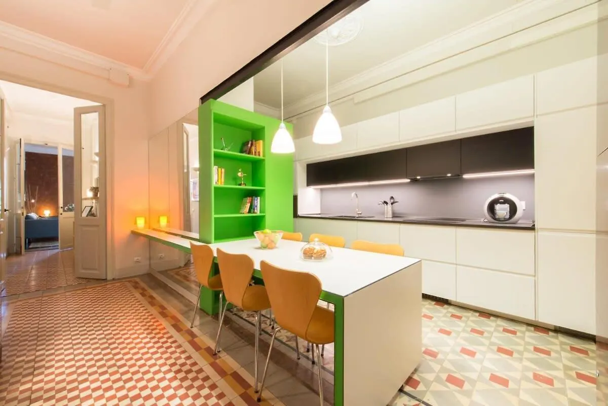 アパート バルセロナPaseo De Gracia Catalan 4Bd With Private Terraceアパートメント スペイン